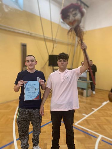 Kiegyenlített küzdelem után 9.B-s győzelem a gólyaavatón!