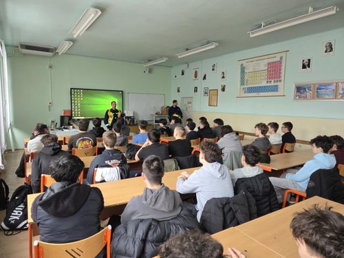 Baleset-megelőzési előadás a Pollákban